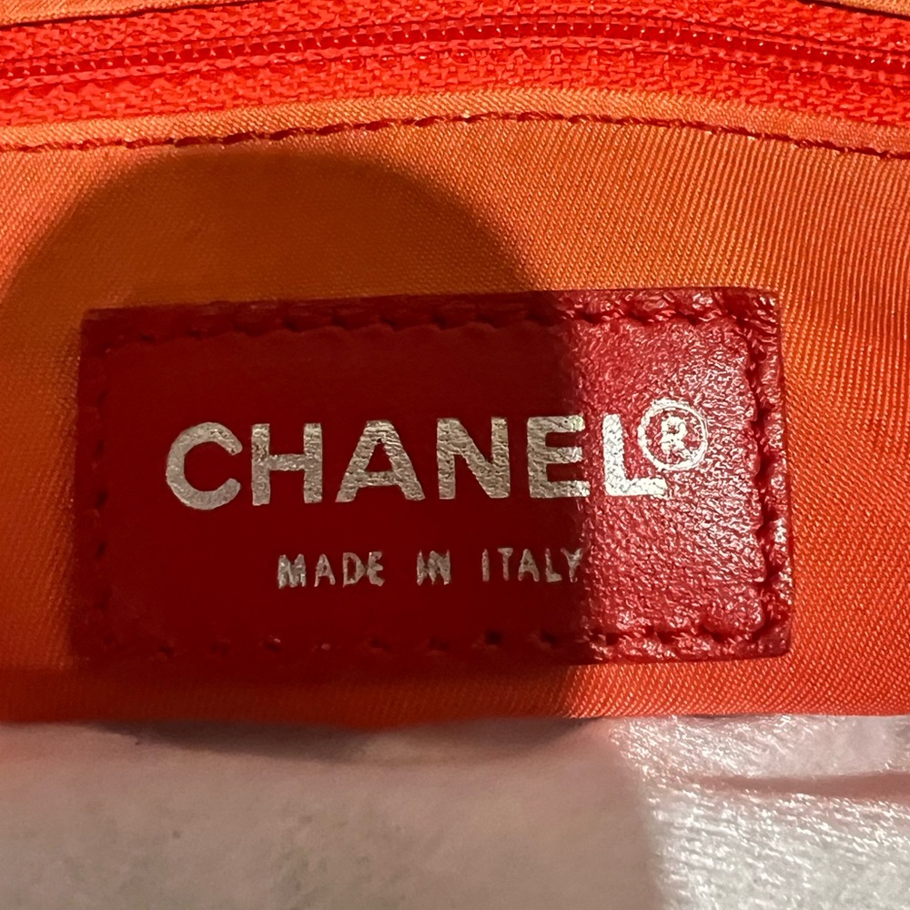 CHANEL Travel Line Tote Bag Nylon Red CC - Picture 15 of 16